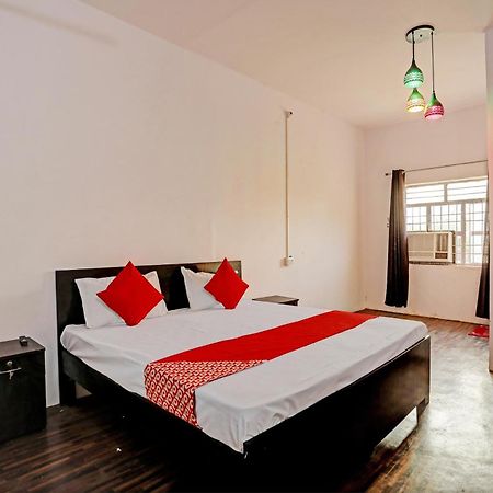 Hotel O Samrat กาเซียบัด ภายนอก รูปภาพ