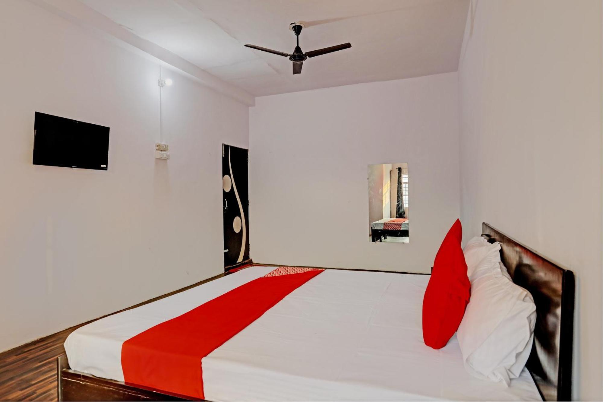 Hotel O Samrat กาเซียบัด ภายนอก รูปภาพ